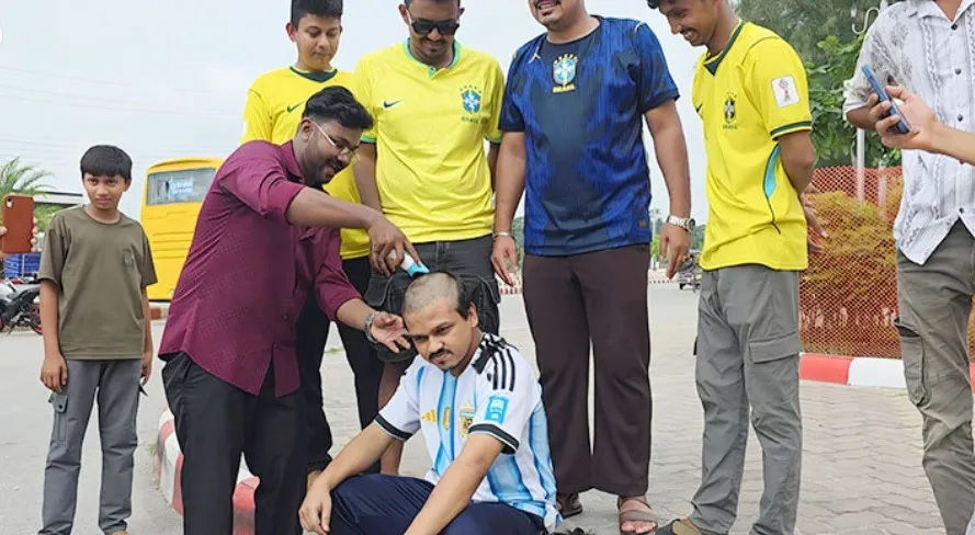 ব্রাজিলের জয়, মাথা ন্যাড়া করে কথা রাখলেন আর্জেন্টিনা সমর্থক